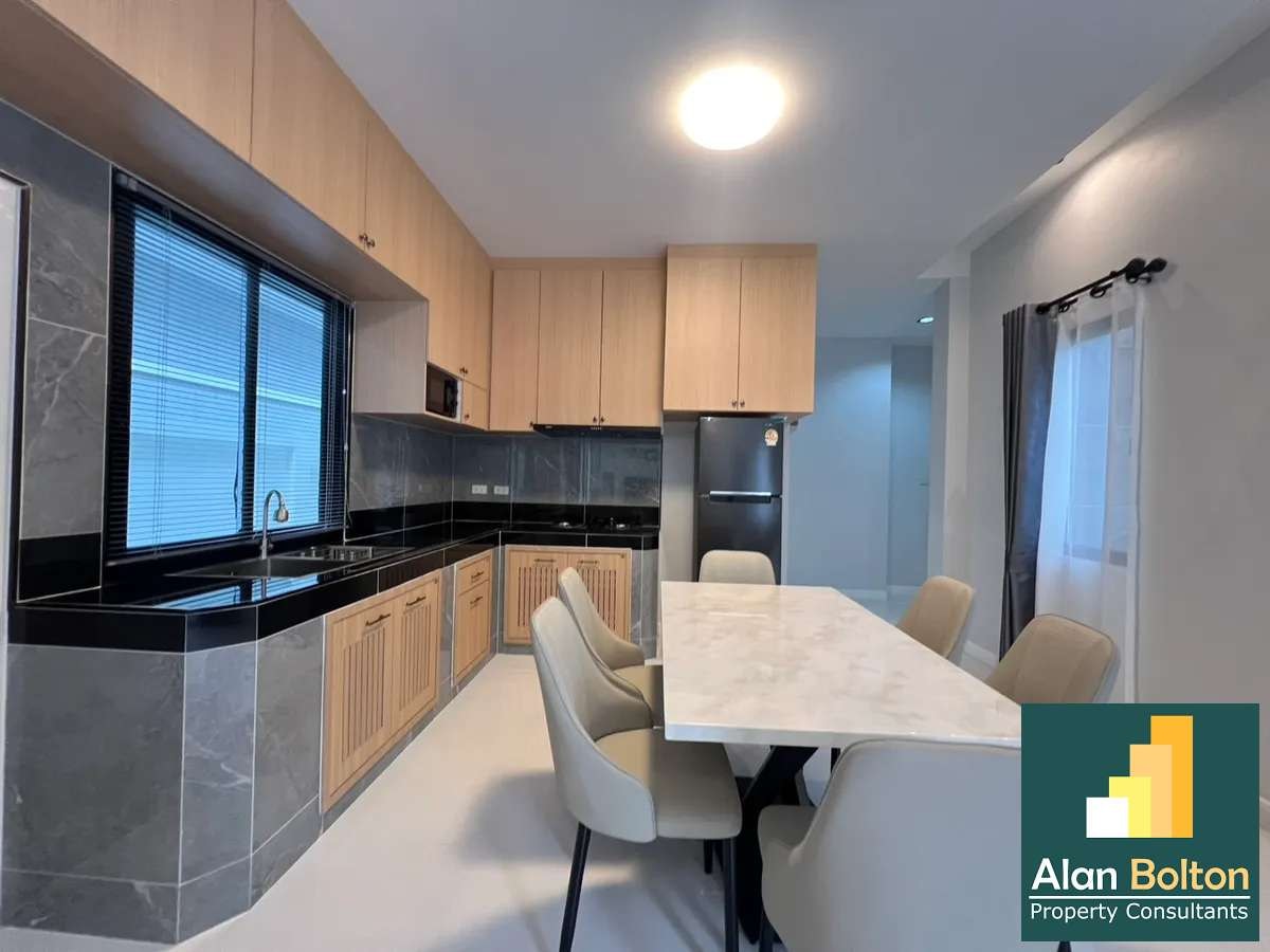 3 Bedrooms 3 Bathrooms in Huay yai photo 3