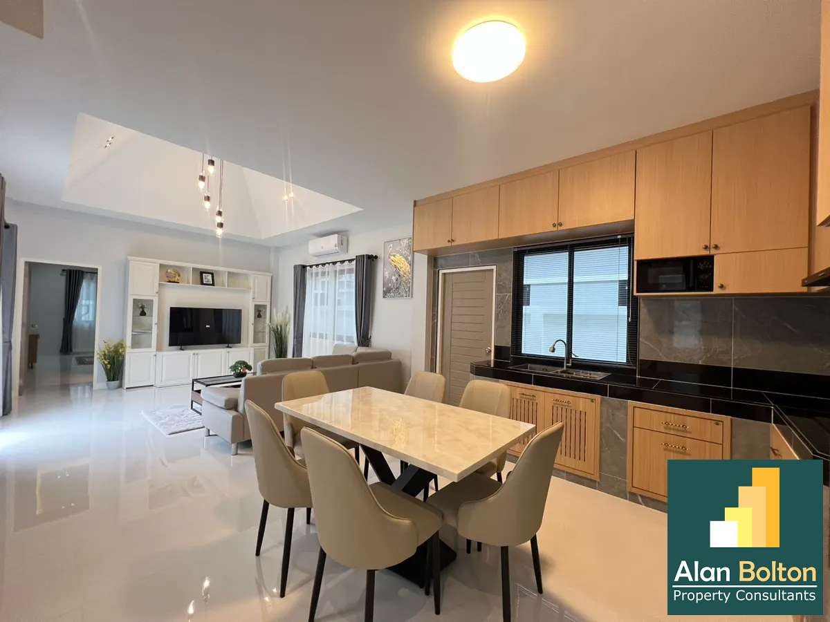 3 Bedrooms 3 Bathrooms in Huay yai photo 4