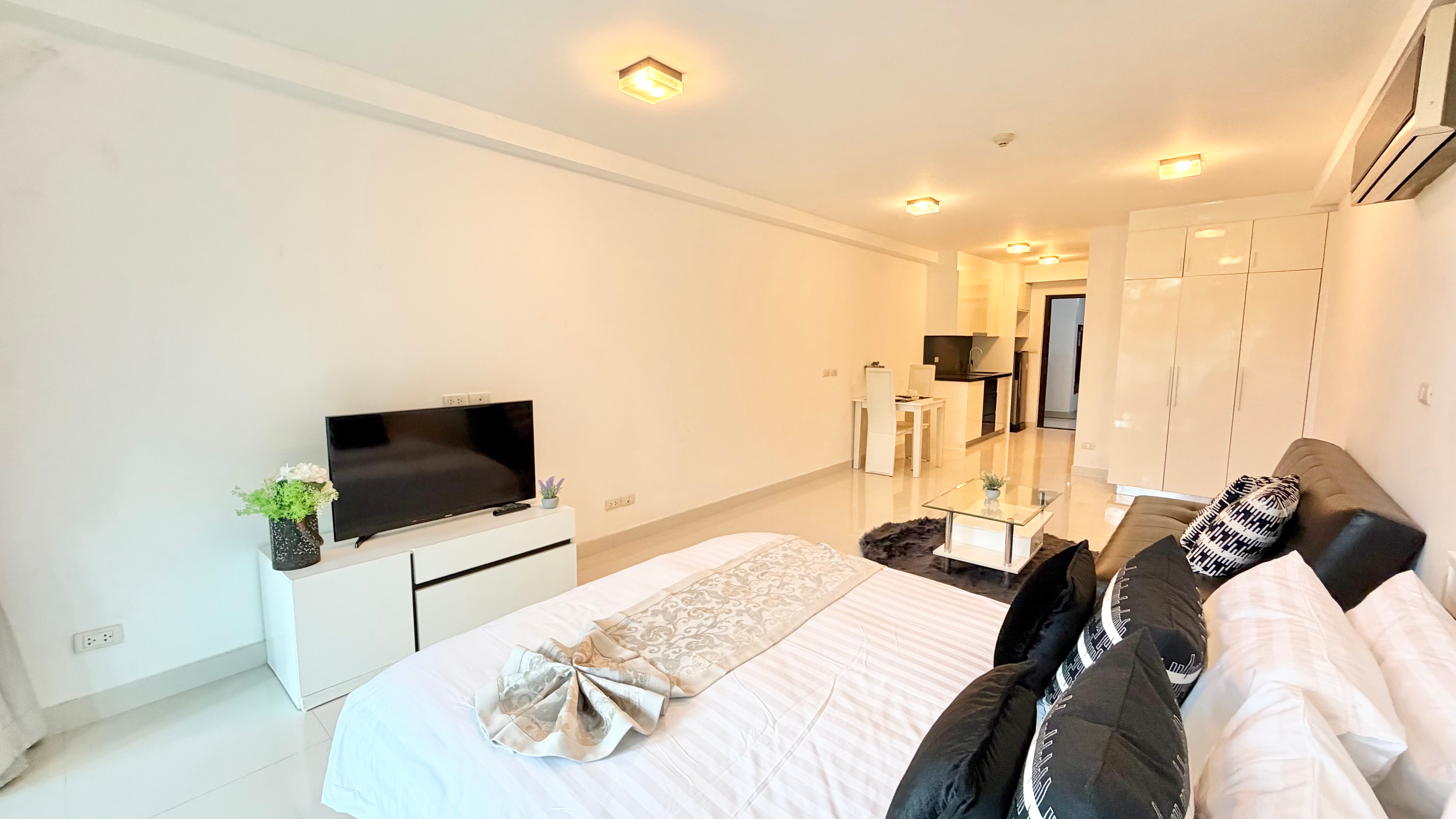 Studio Condo For sale in Prahtamnak photo 14