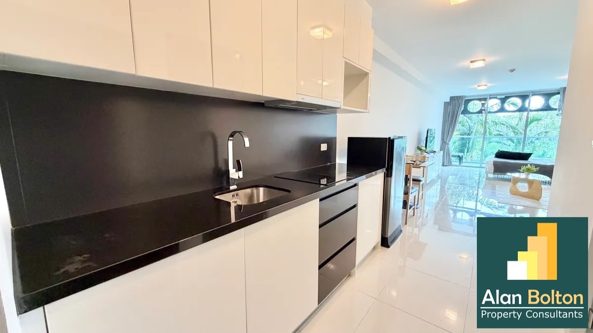Large Studio Condo For Sale In Prahtamnak photo 5