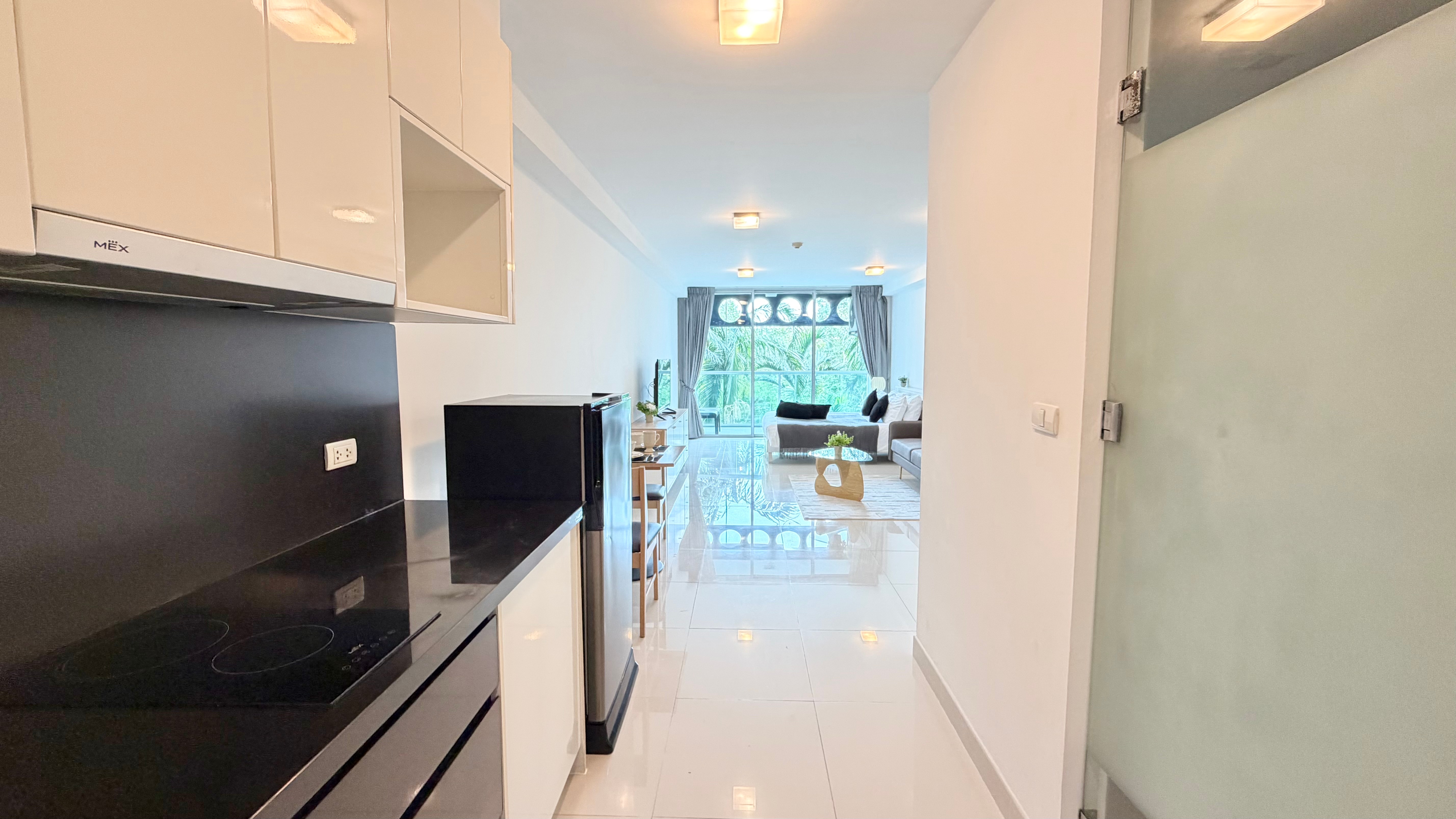 Large Studio Condo For Sale In Prahtamnak photo 12