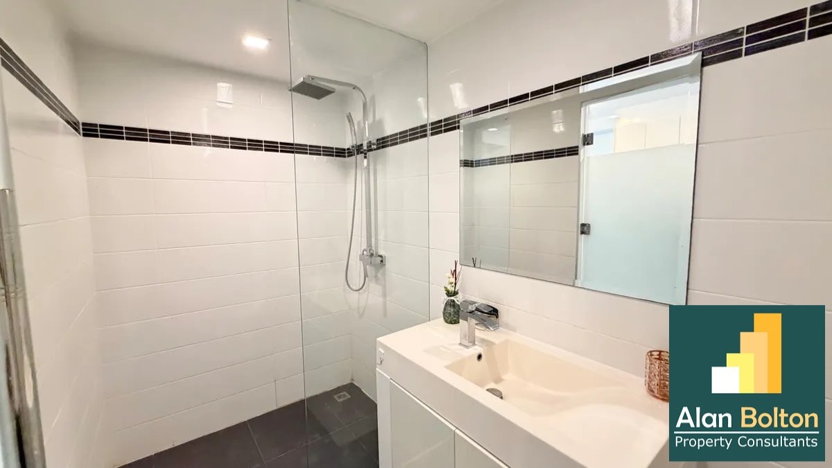 Large Studio Condo For Sale In Prahtamnak photo 9