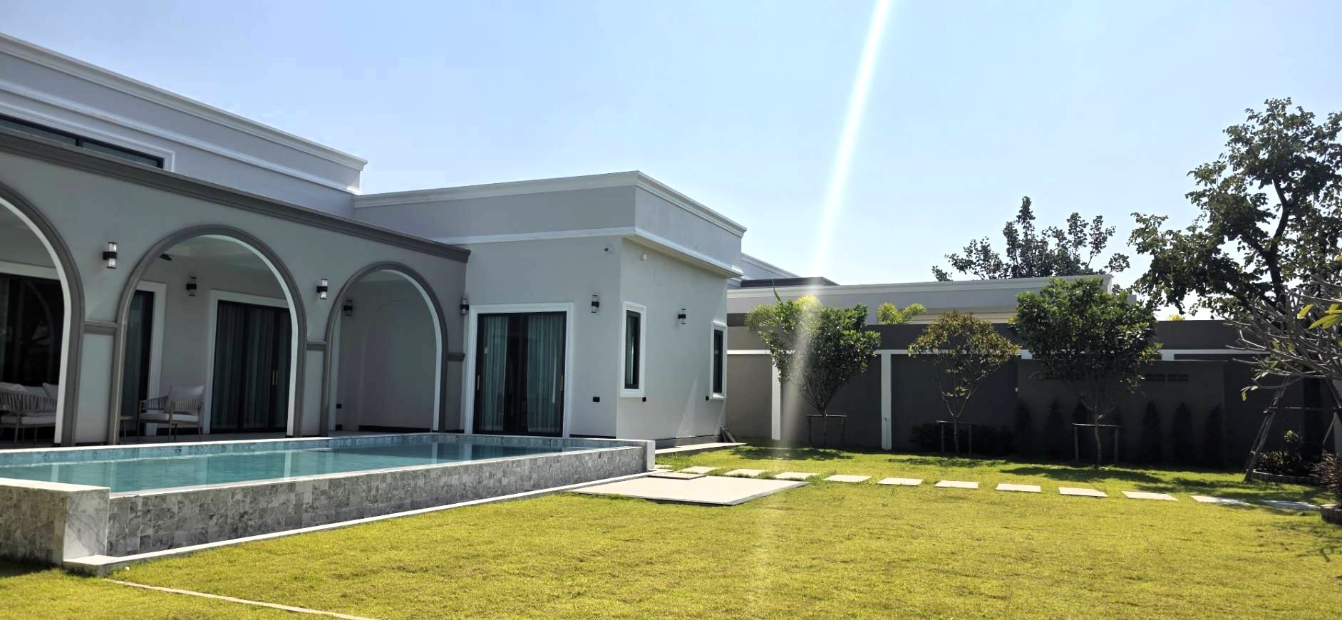 Brand New 6-Bedroom Luxury Pool Villa – Mabprachan Lake photo 20