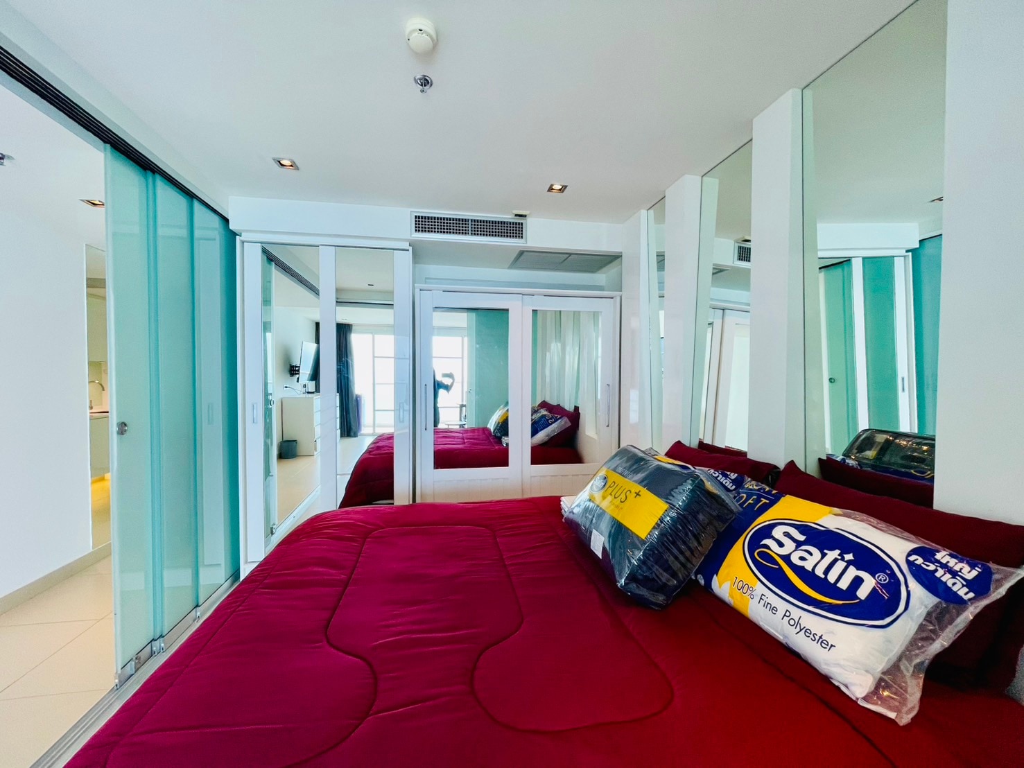 Sands Condo Direct Ocean For Rent And Sale photo 31