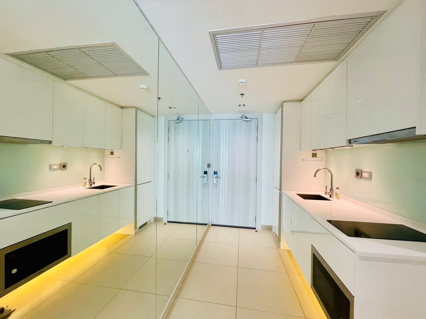 Sands Condo Direct Ocean For Rent And Sale photo 28