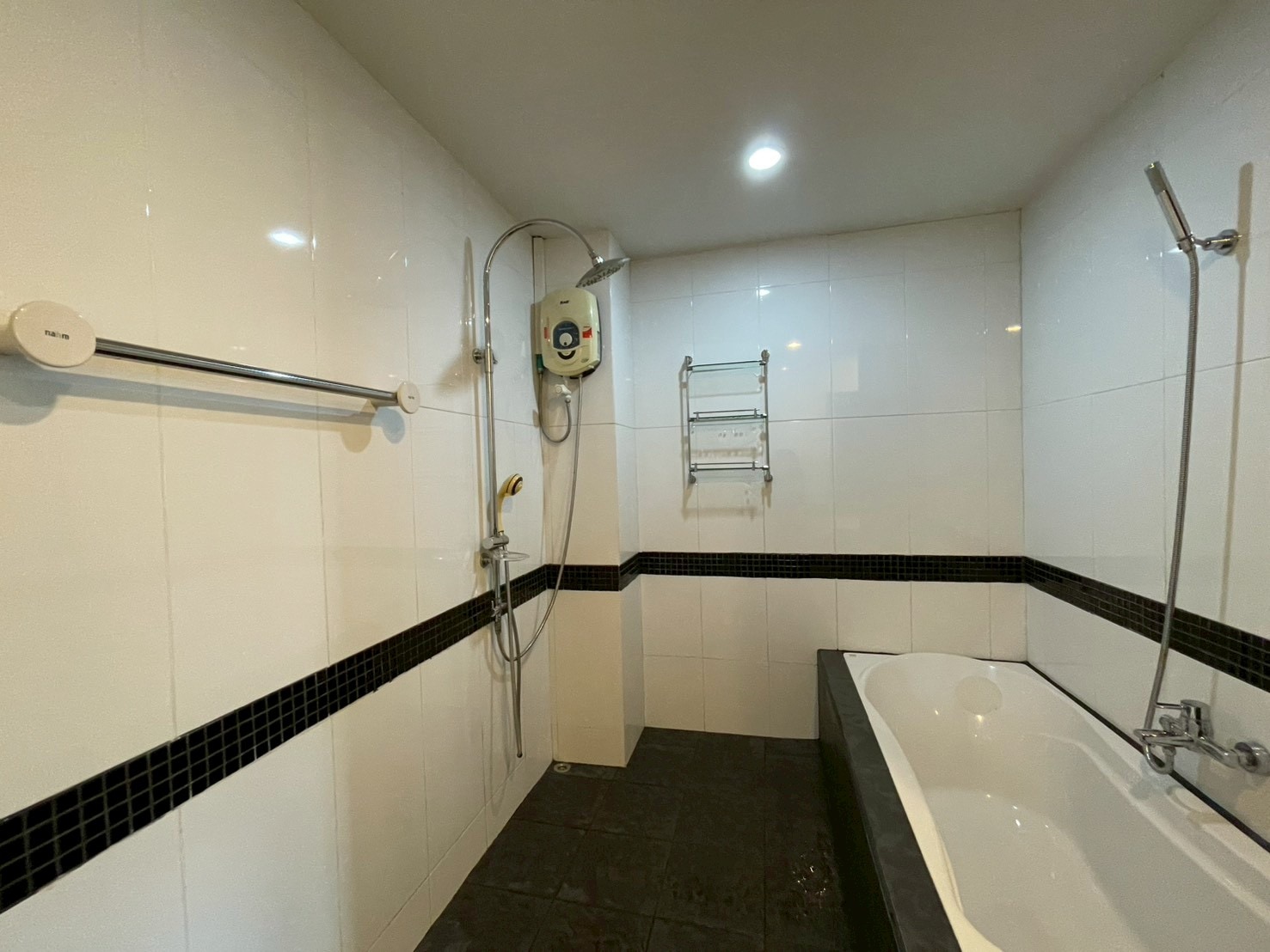 Sands Condo Direct Ocean For Rent And Sale photo 17
