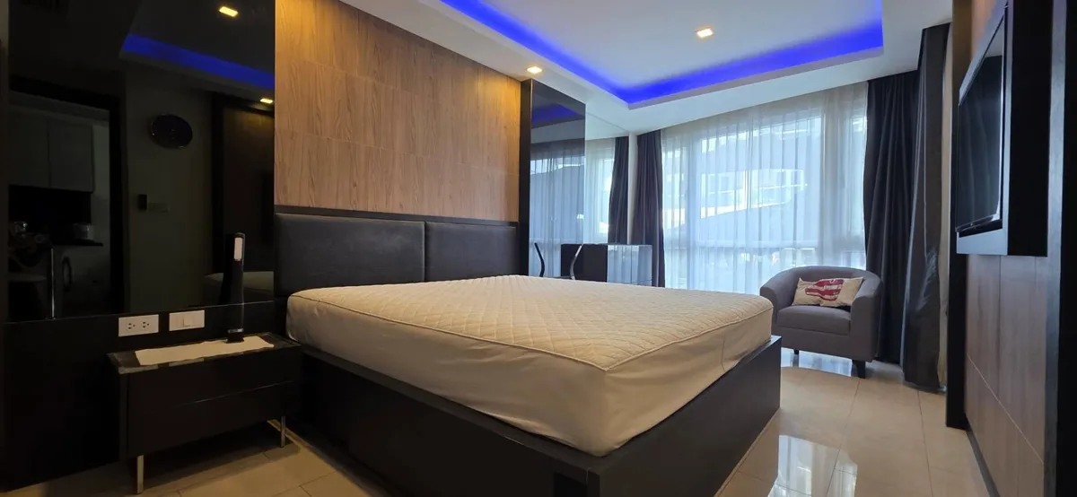 Grand Avenue Residence photo 19
