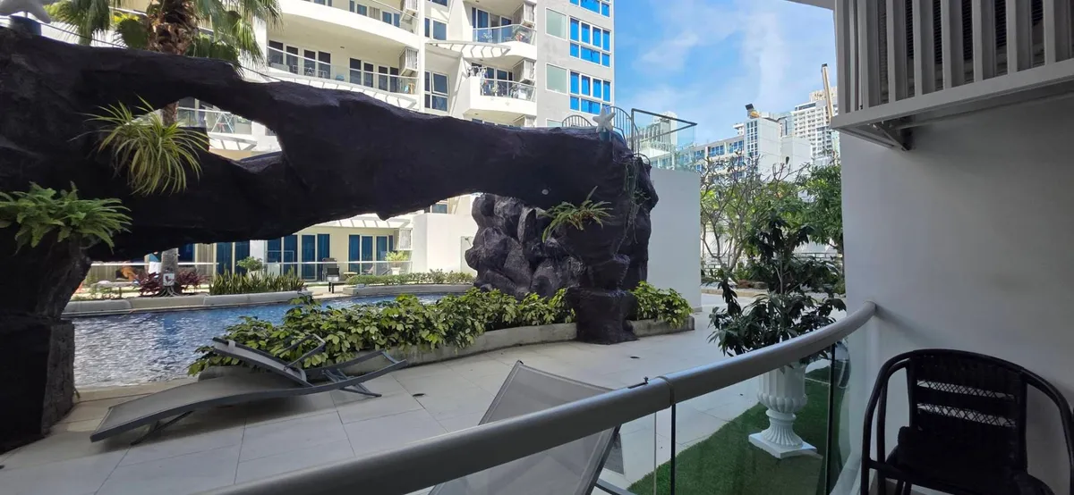 Grand Avenue Residence photo 24