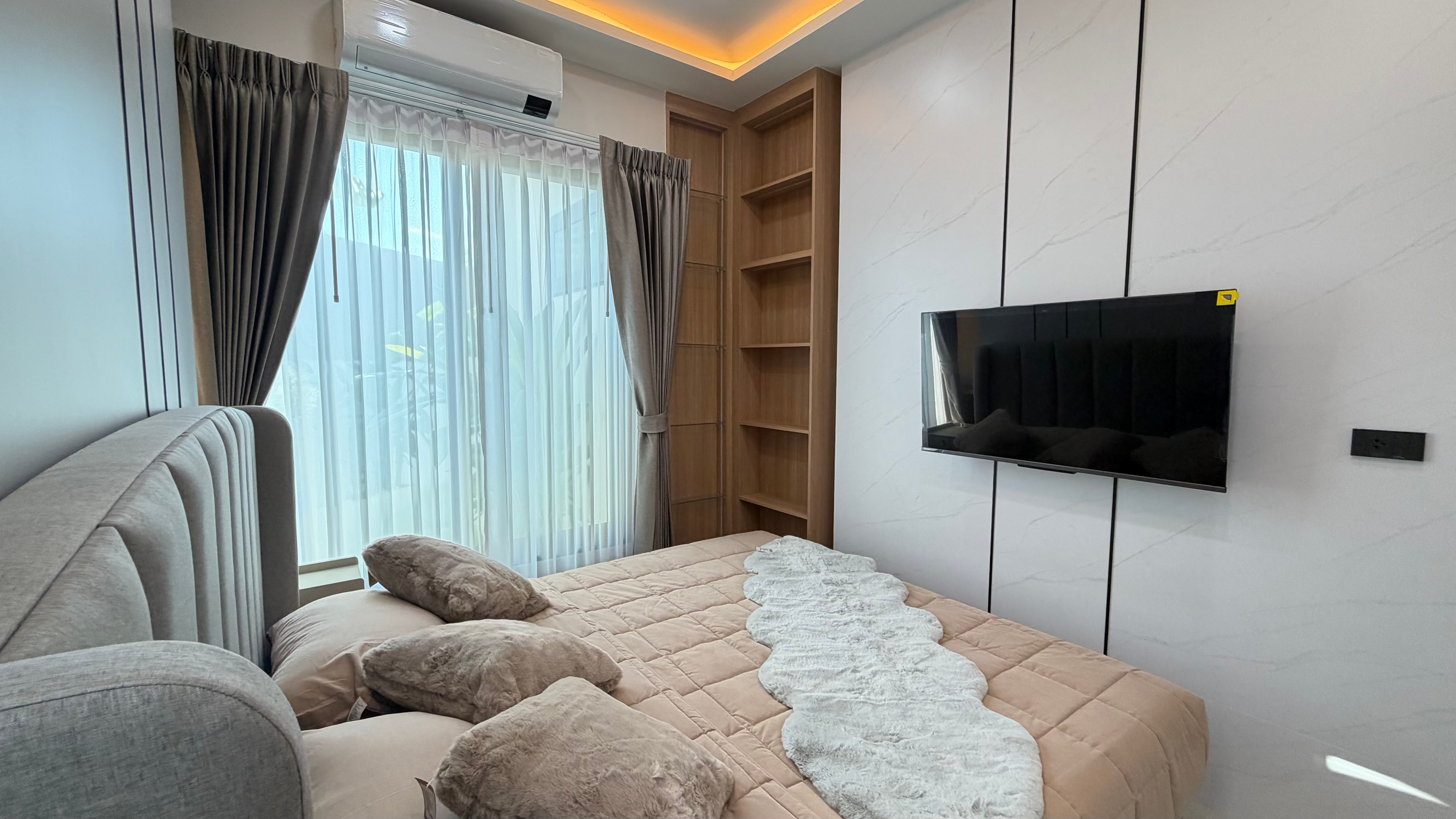 Newly renovated house in City center Pattaya photo 21