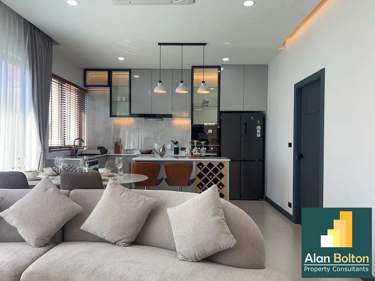 Newly renovated house in City center Pattaya photo 5