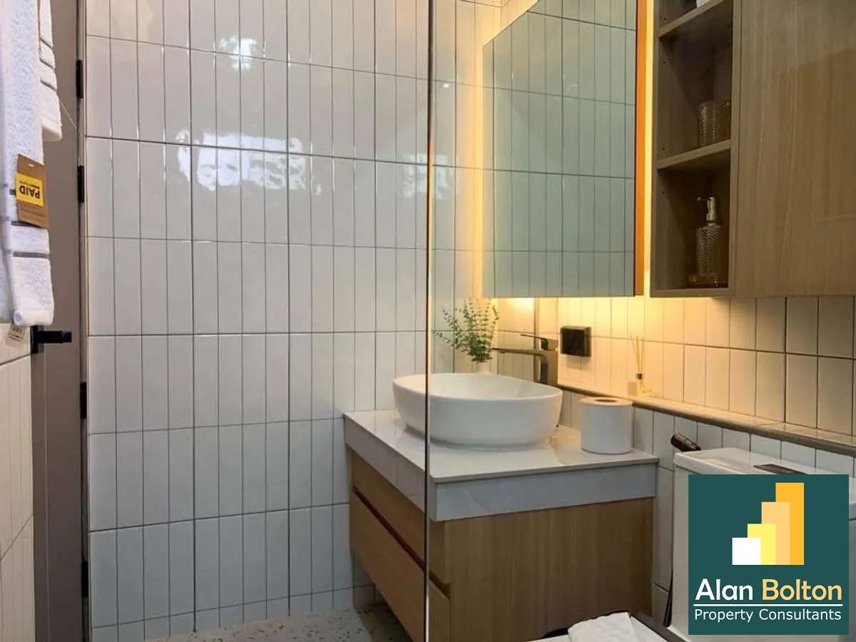 Newly renovated house in City center Pattaya photo 18