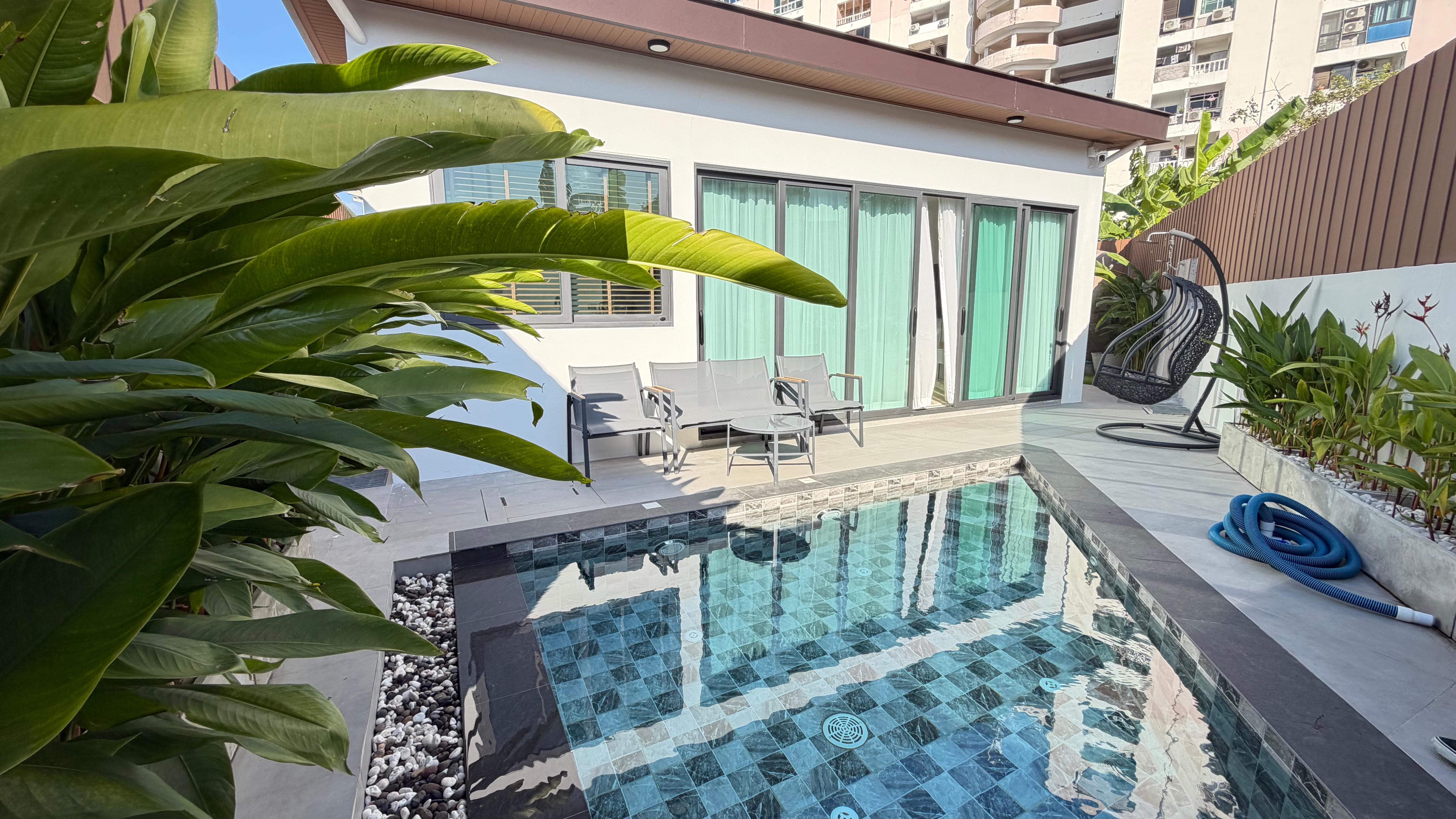 Newly renovated house in City center Pattaya photo 24