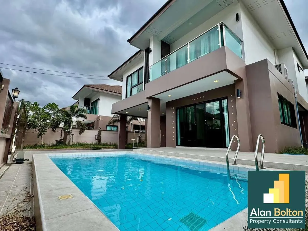 Pool Villa 4 Bedrooms 3 Bathrooms in Huay yai photo 2
