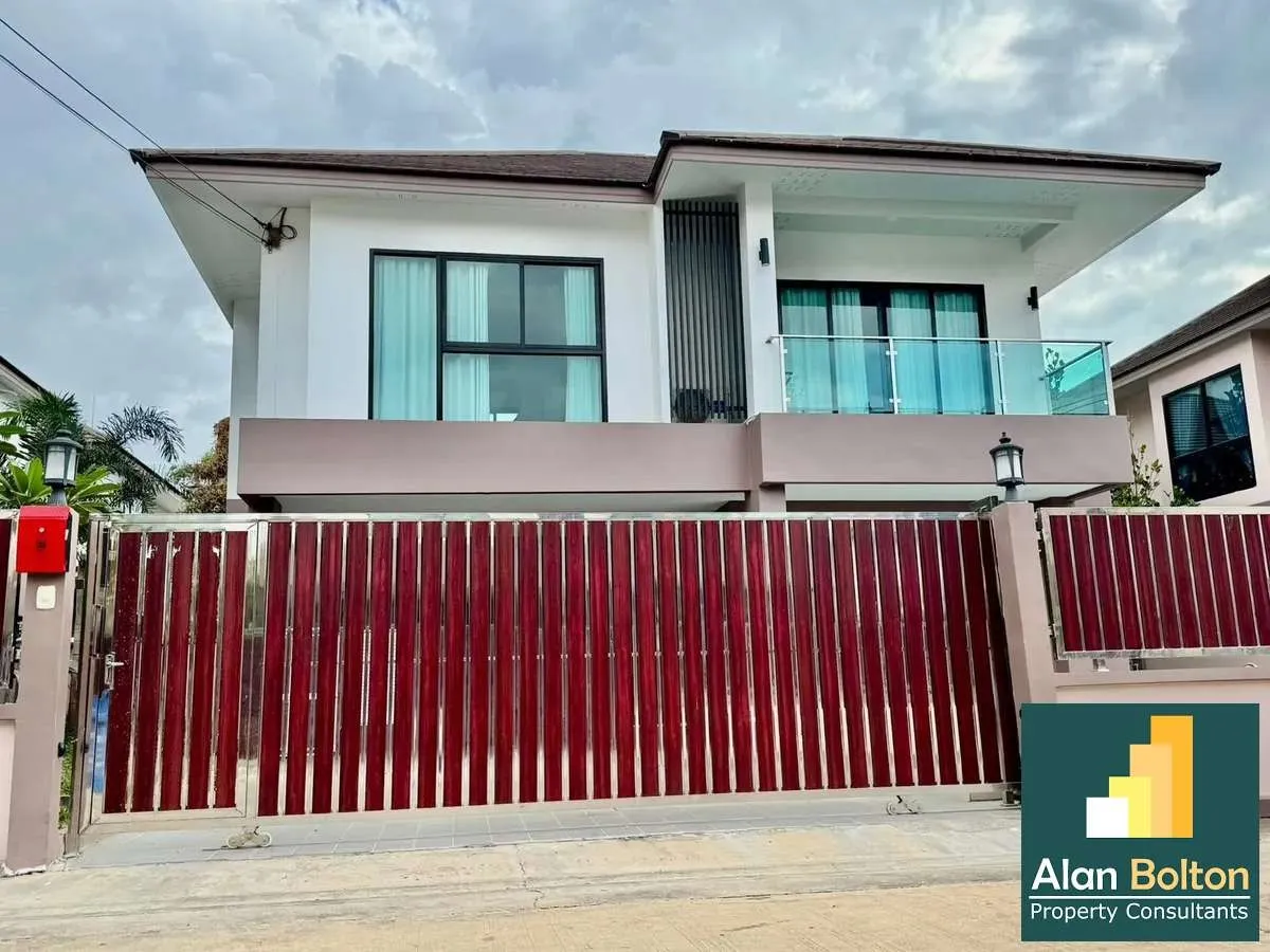 Pool Villa 4 Bedrooms 3 Bathrooms in Huay yai photo 3