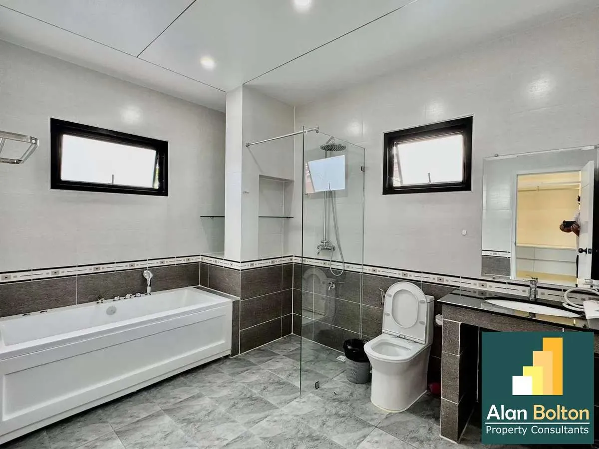 Pool Villa 4 Bedrooms 3 Bathrooms in Huay yai photo 8