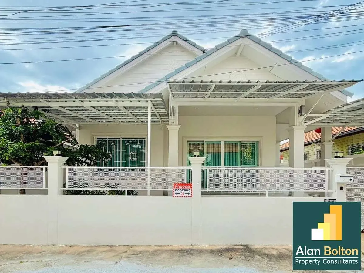 3 Bedrooms 2 Bathrooms in East Pattaya photo 2