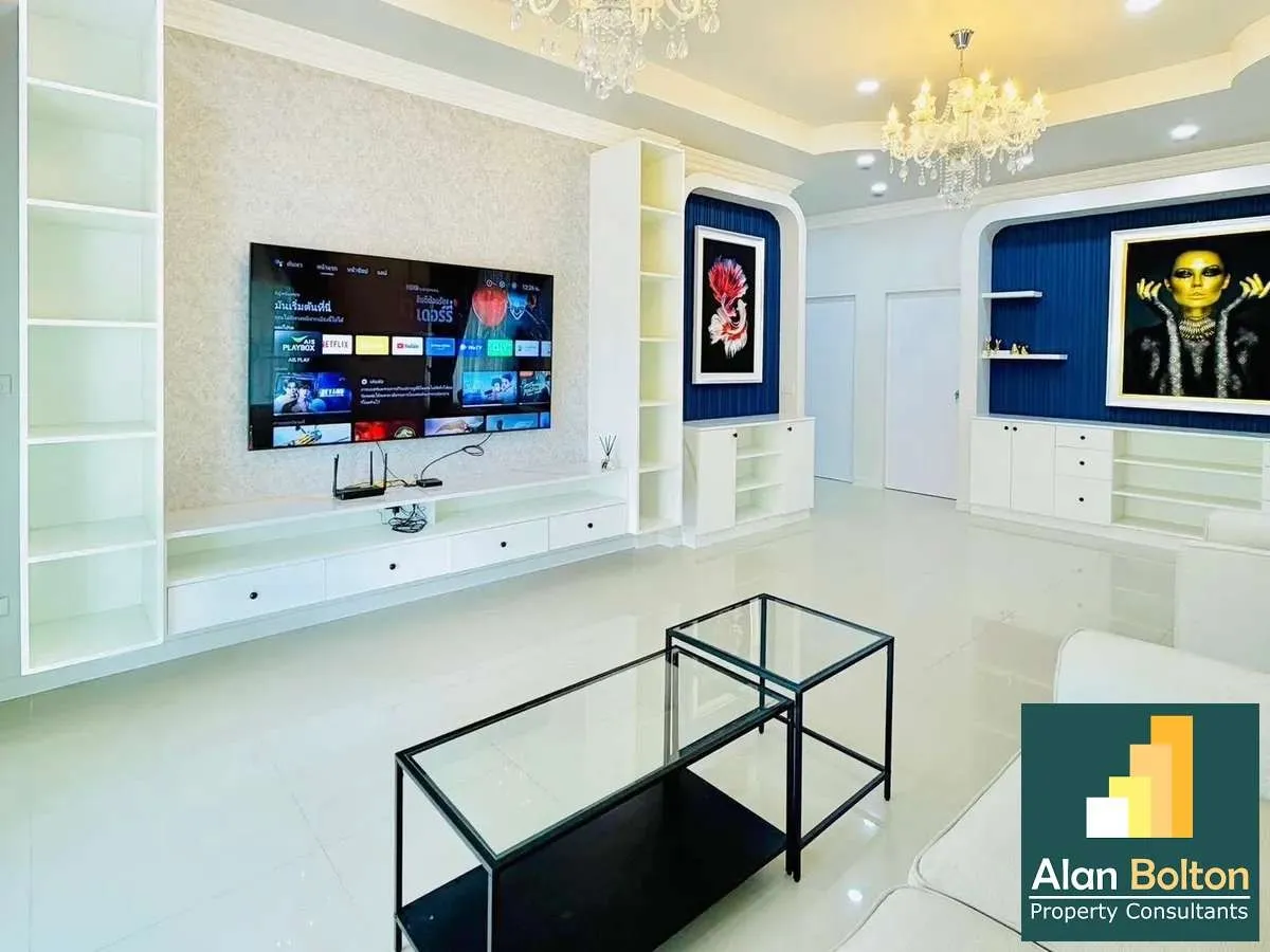 3 Bedrooms 2 Bathrooms in East Pattaya photo 4