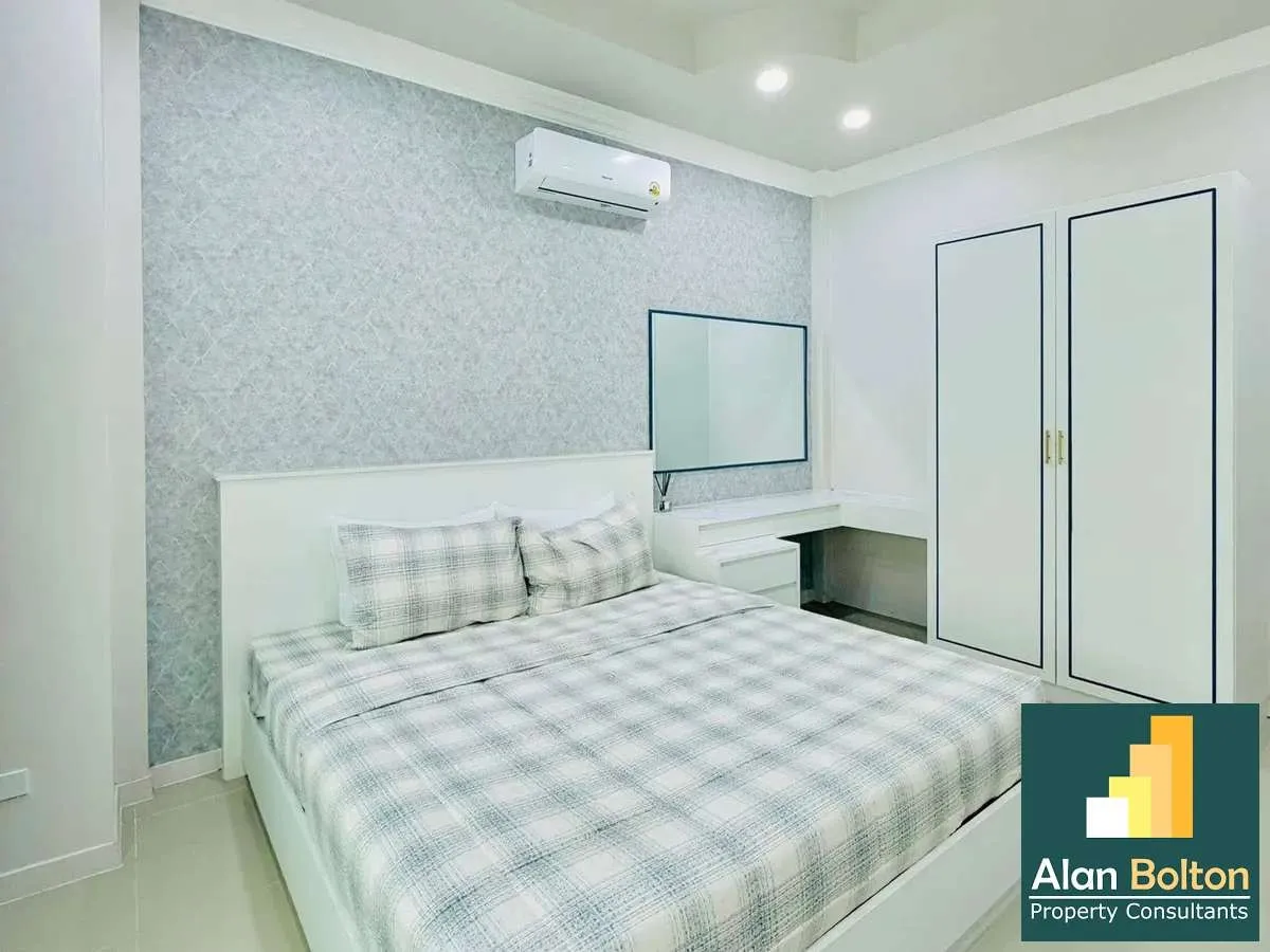 3 Bedrooms 2 Bathrooms in East Pattaya photo 6