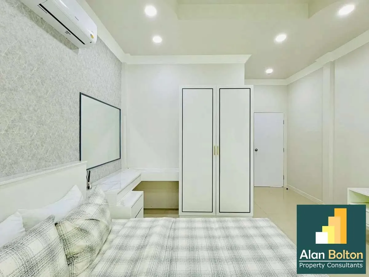 3 Bedrooms 2 Bathrooms in East Pattaya photo 8