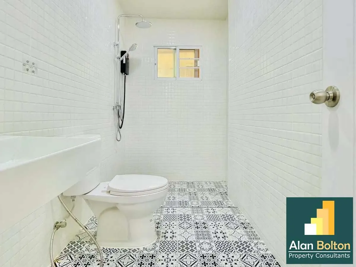 3 Bedrooms 2 Bathrooms in East Pattaya photo 9