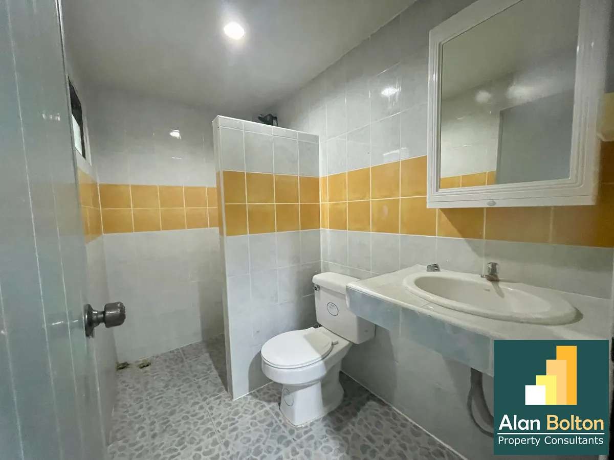 Townhome In Central Pattaya For Rent photo 8