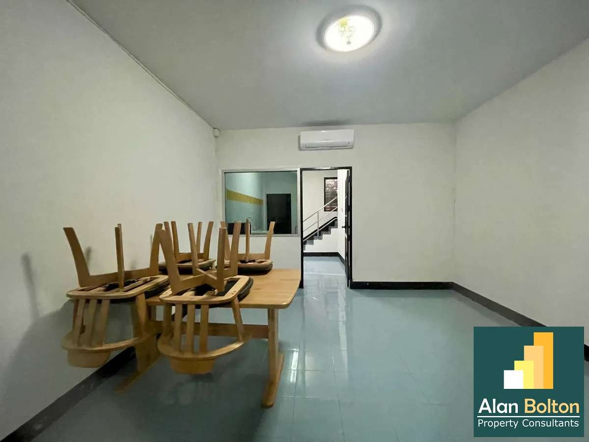 Townhome In Central Pattaya For Rent photo 3
