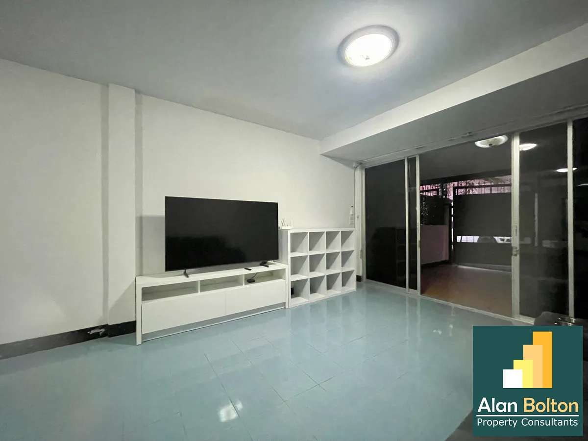 Townhome In Central Pattaya For Rent photo 11