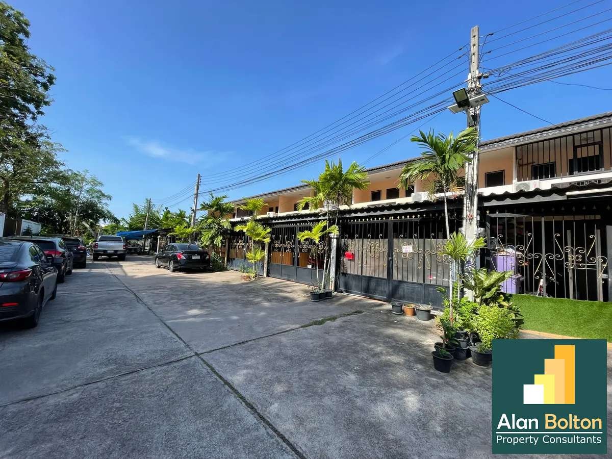 Townhome In Central Pattaya For Rent