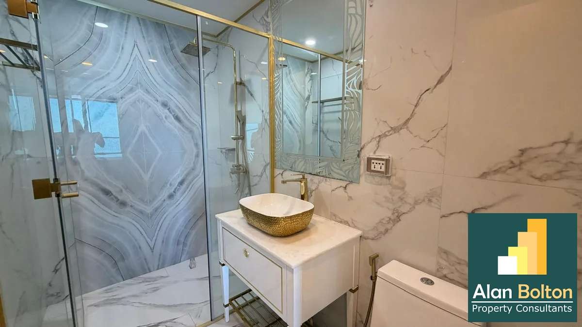 Beachfront Ocean View 1 Bed 1 Bath Condo In Jomtien photo 10