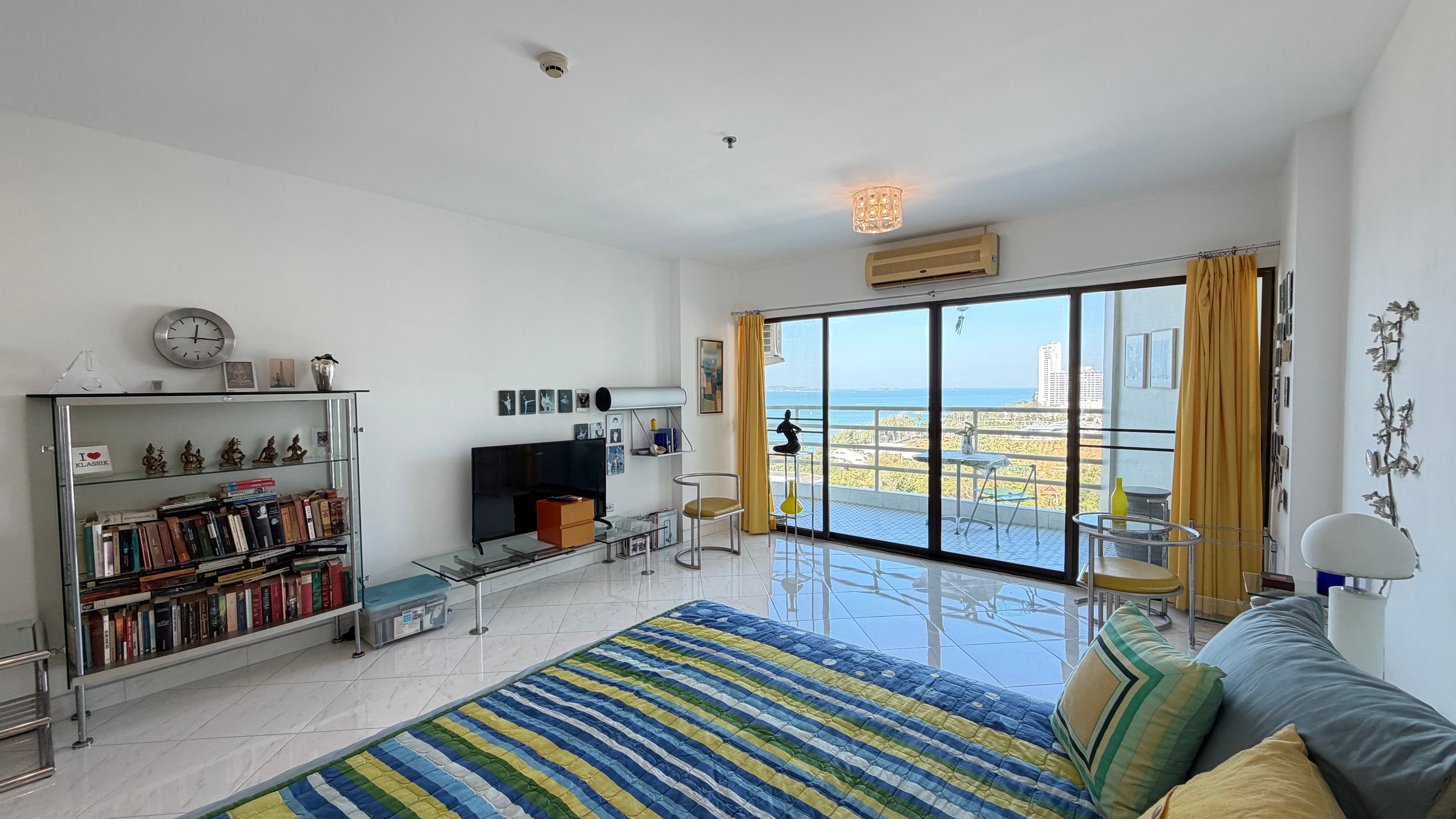 Renovated Beachfront Ocean View Condo for Sale In Jomtien photo 16