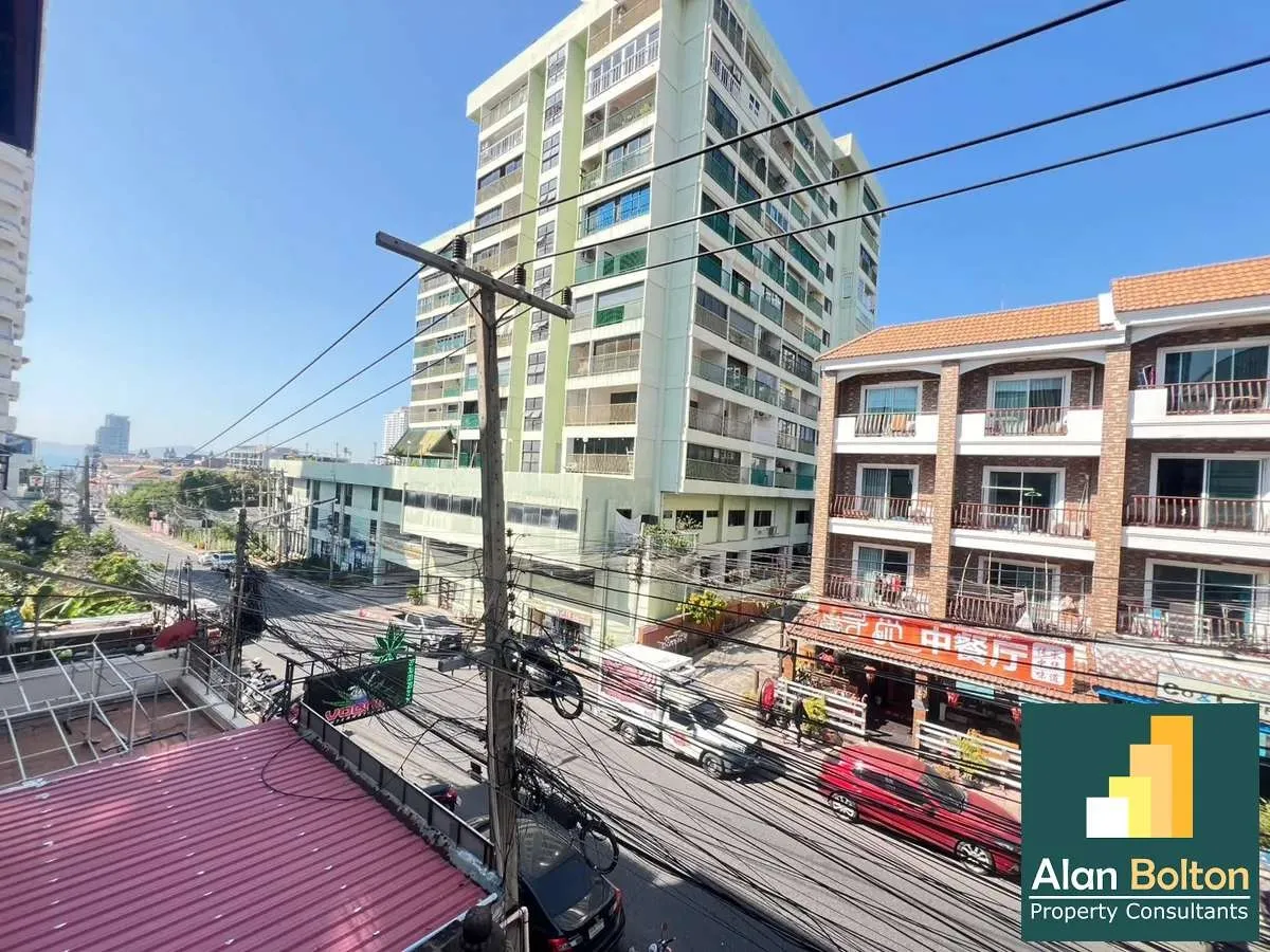 Building for sale With 5 separate Apartments in Pratumnak photo 21