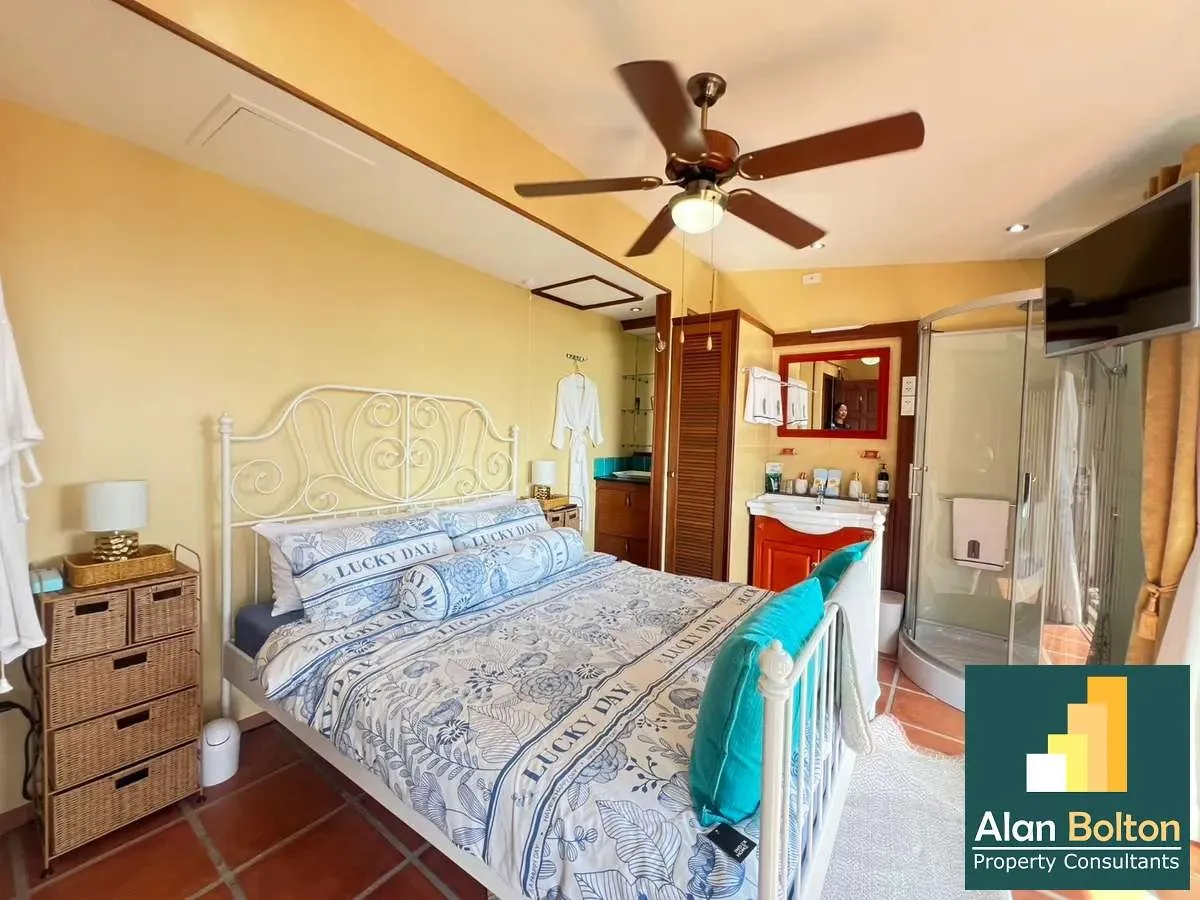 Building for sale With 5 separate Apartments in Pratumnak photo 32