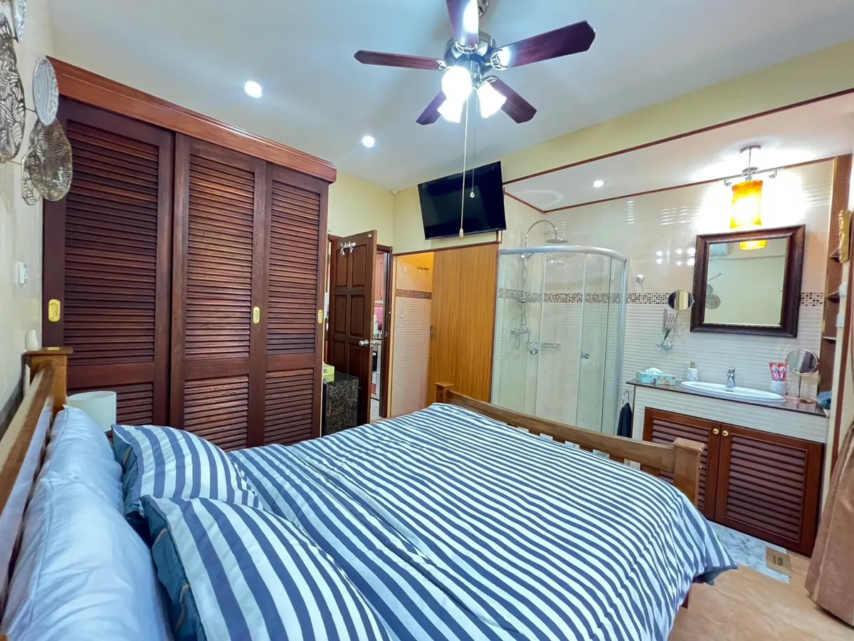 Building for sale With 5 separate Apartments in Pratumnak photo 46