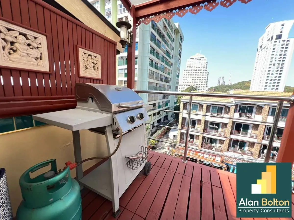 Building for sale With 5 separate Apartments in Pratumnak photo 7
