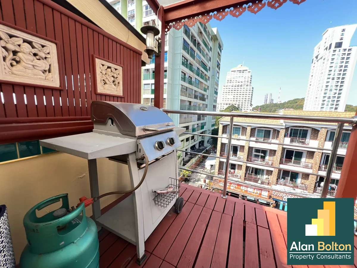 Building for sale With 5 separate Apartments in Pratumnak photo 8