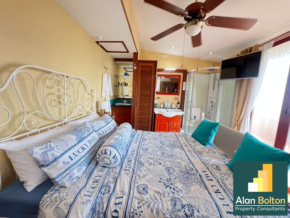 Building for sale With 5 separate Apartments in Pratumnak photo 4