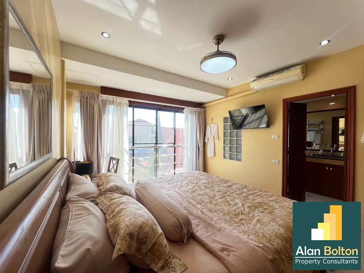 Building for sale With 5 separate Apartments in Pratumnak photo 20
