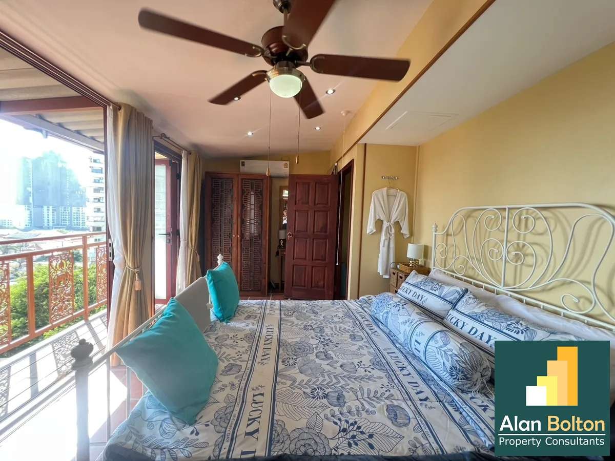 Building for sale With 5 separate Apartments in Pratumnak photo 10