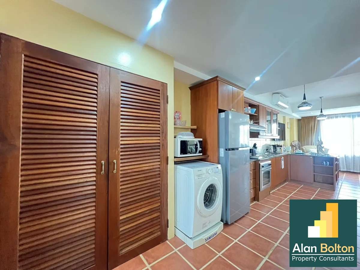 Building for sale With 5 separate Apartments in Pratumnak photo 29