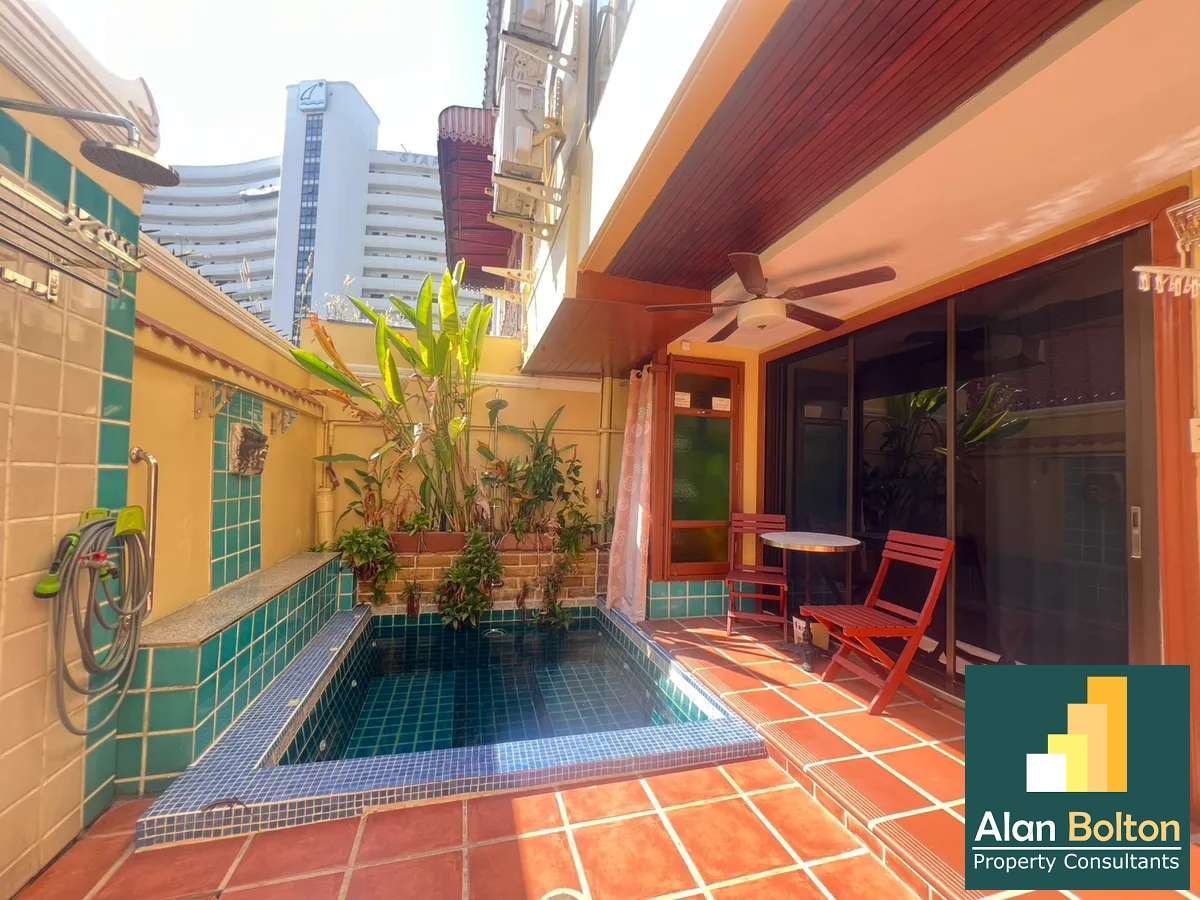 Building for sale With 5 separate Apartments in Pratumnak photo 12