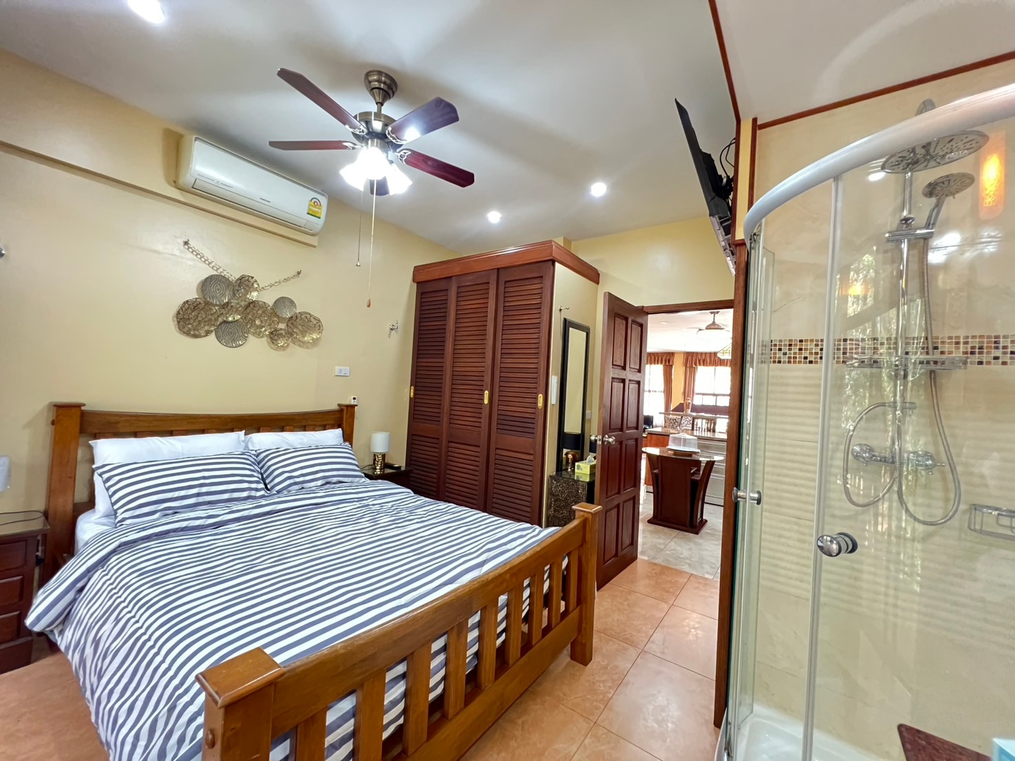 Building for sale With 5 separate Apartments in Pratumnak photo 46
