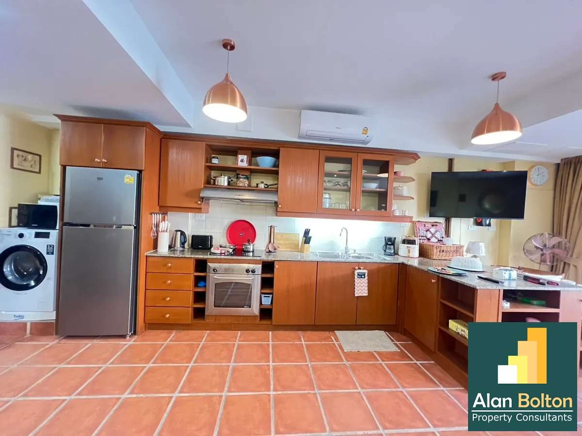Building for sale With 5 separate Apartments in Pratumnak photo 6