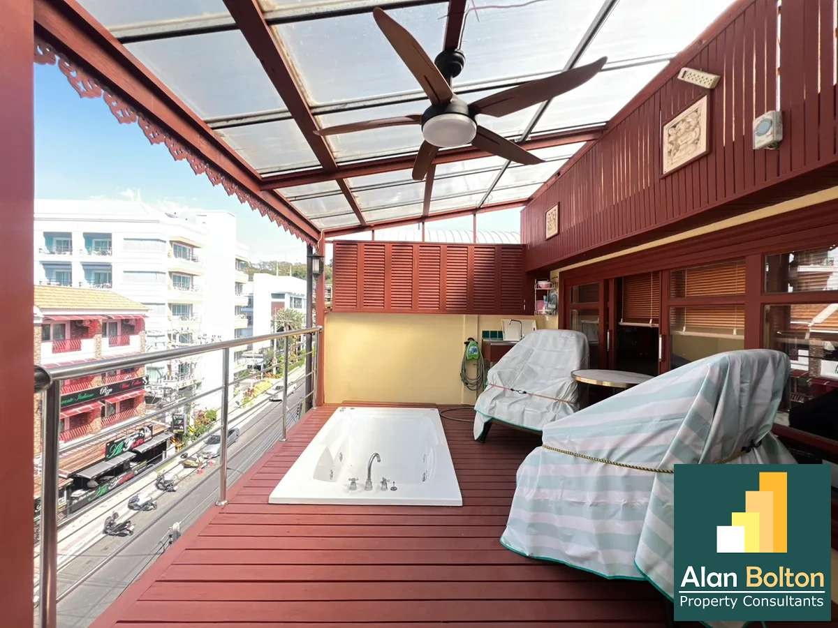 Building for sale With 5 separate Apartments in Pratumnak photo 13