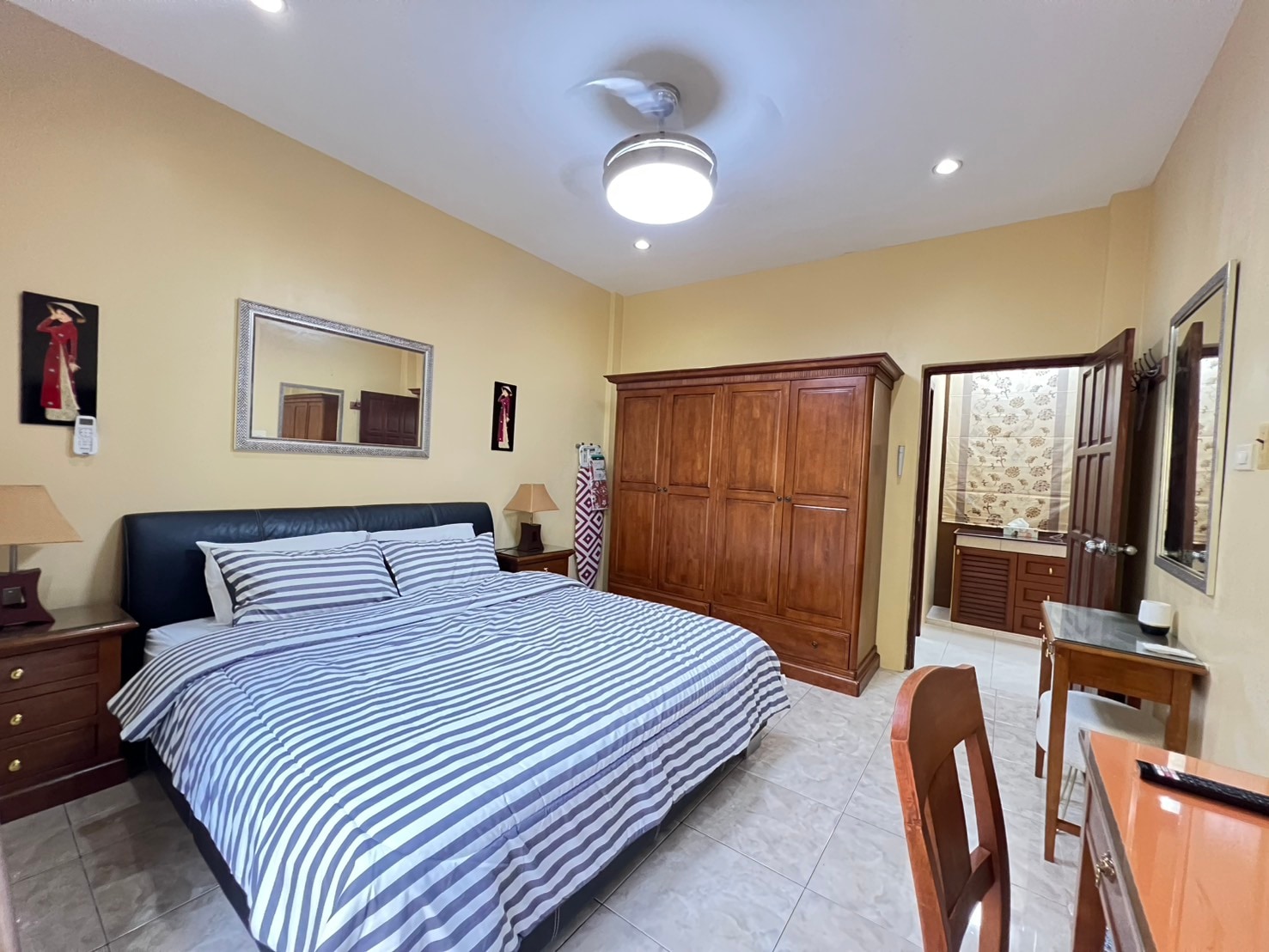 Building for sale With 5 separate Apartments in Pratumnak photo 49