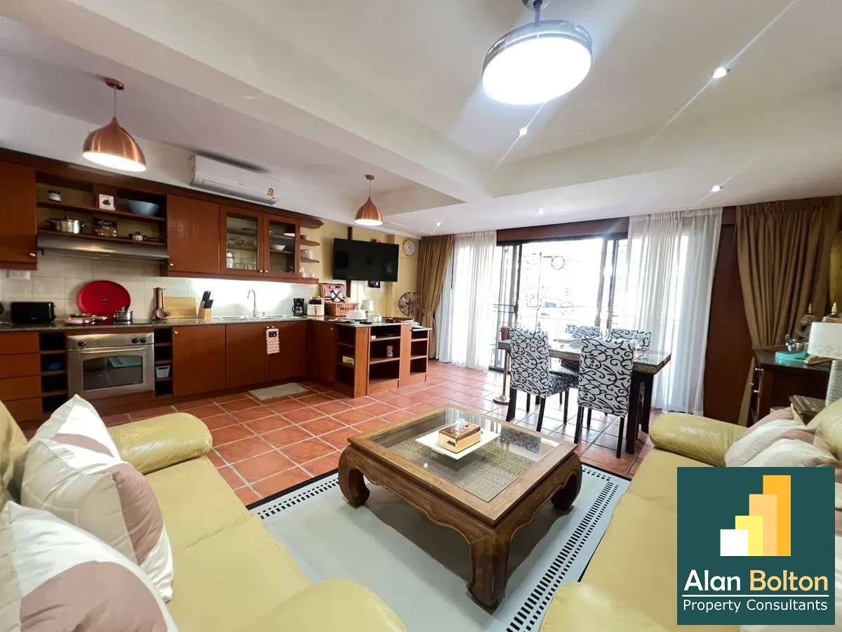 Building for sale With 5 separate Apartments in Pratumnak photo 3