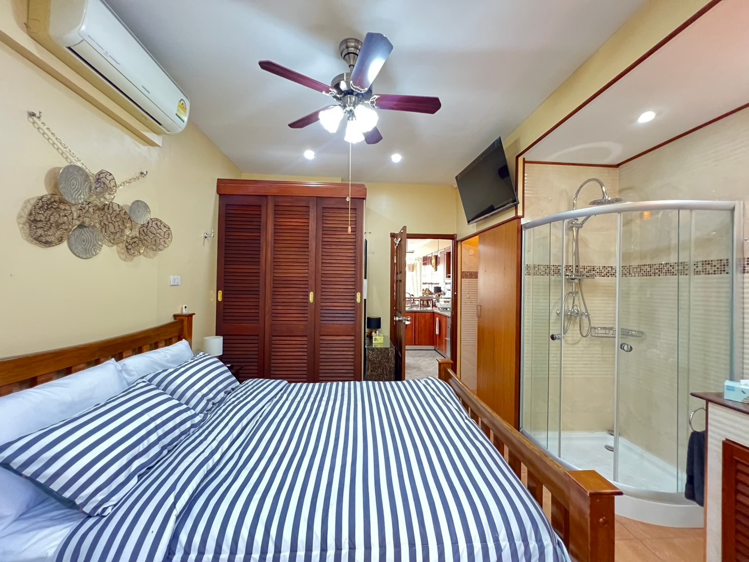 Building for sale With 5 separate Apartments in Pratumnak photo 43