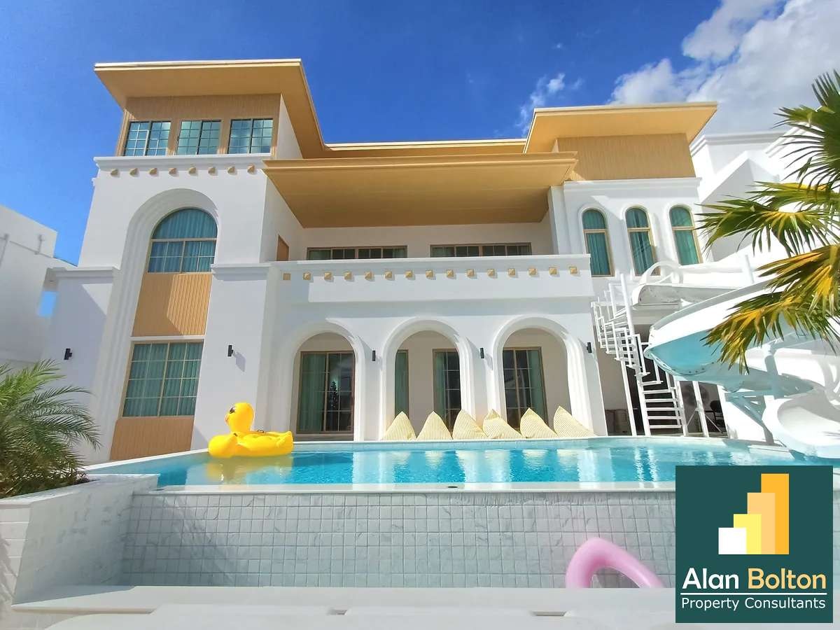 Mediterranean Pool Villa 5 bedrooms 7 bathrooms in East Pattaya for Sale