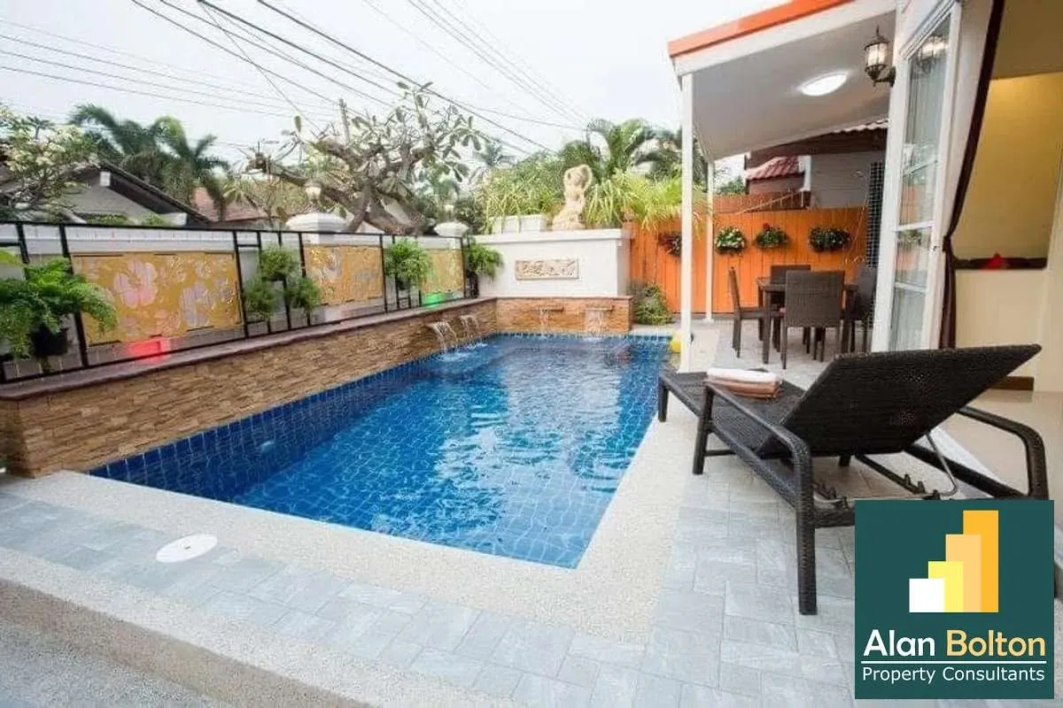 3 Bedrooms 3 Bathrooms in Pratumnak