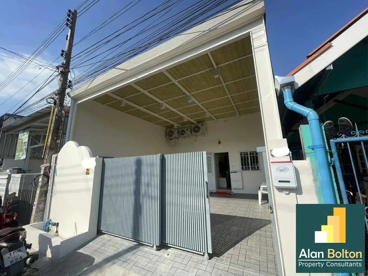 Townhouse for Rent 2 Bedrooms 2 Bathrooms in Central Pattaya photo 2