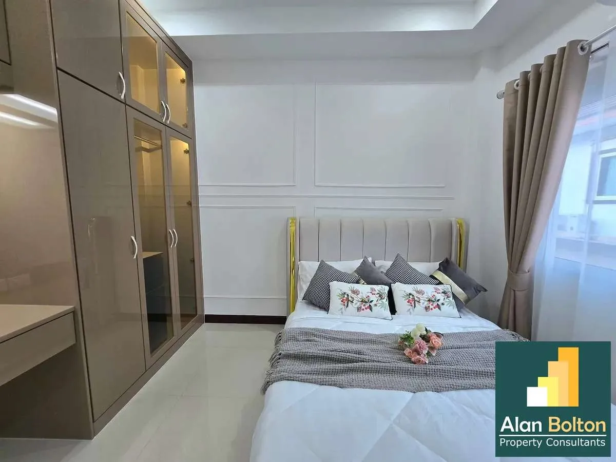 4 Bedrooms 3 Bathrooms in East Pattaya photo 4